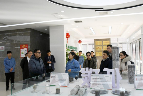 中國(guó)三峽建工（集團(tuán)）有限公司工程技術(shù)中心一行到瀝青公司參觀調(diào)研