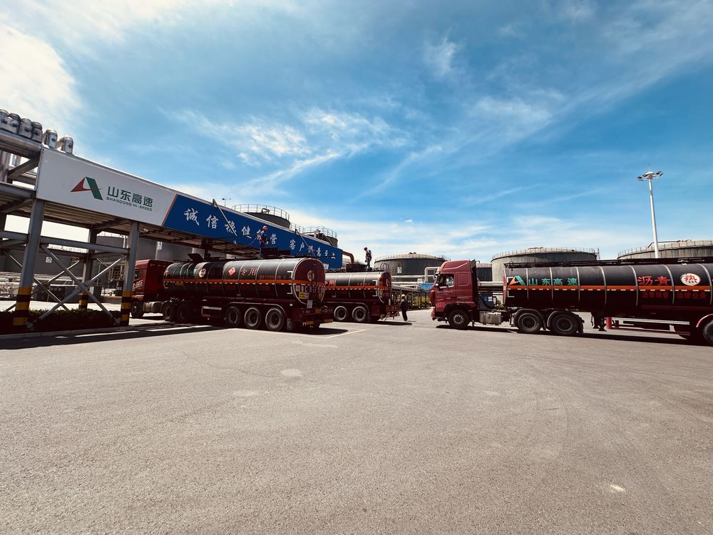 五一堅守保供一線，汗水詮釋勞動光榮